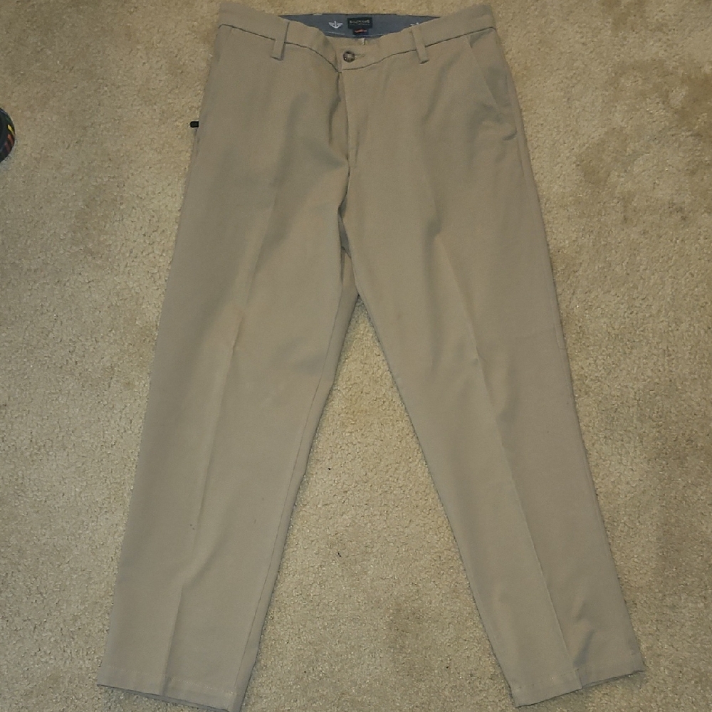 Dockers Men's Khaki Chinos